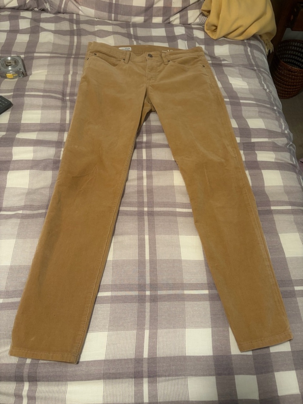 Skinny Corduroy Pants in Camel